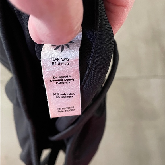 Athleta Built In Bra Top - Picture 4 of 4